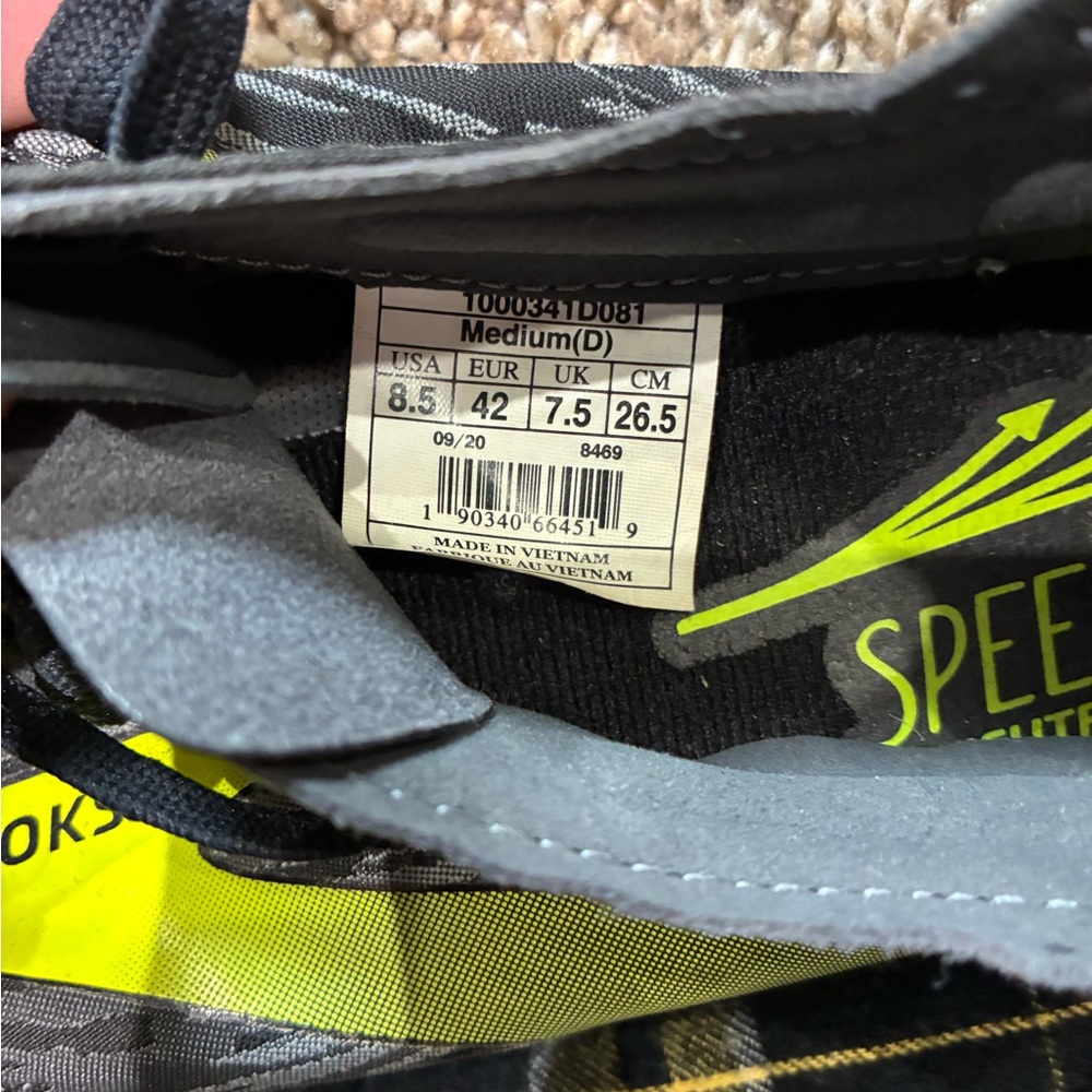 Brooks Black and Lime Green Track Spikes - Picture 5 of 7